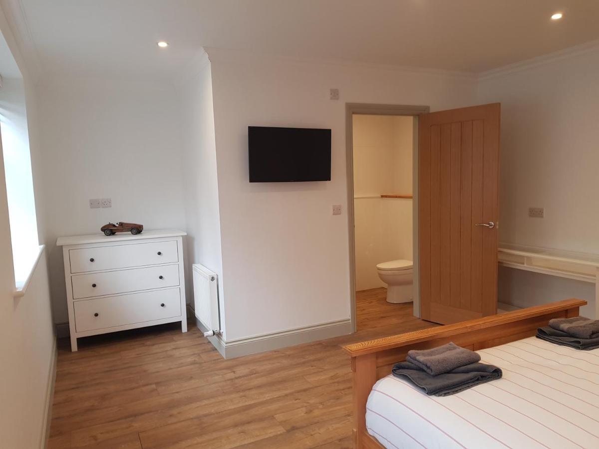 The New Forest Manor Apartment ลีมิงตัน ภายนอก รูปภาพ